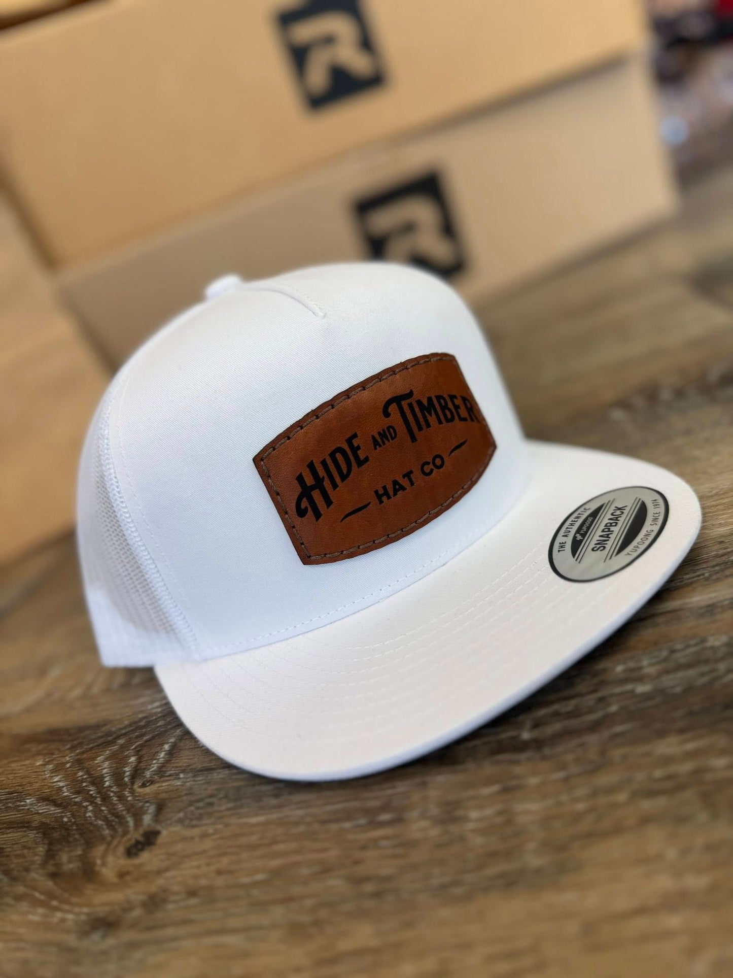 Hide & Timber Hat Co Yupoon 6089M Flat bill - white/white